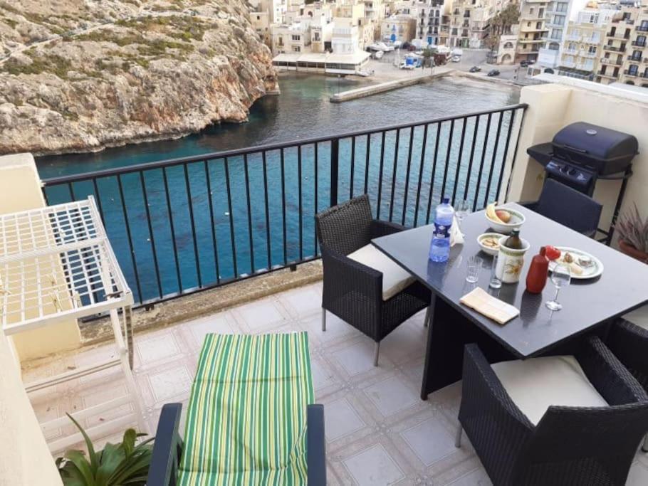 Seafront Penthouse With Terrace In Xlendi, Gozo Daire Dış mekan fotoğraf