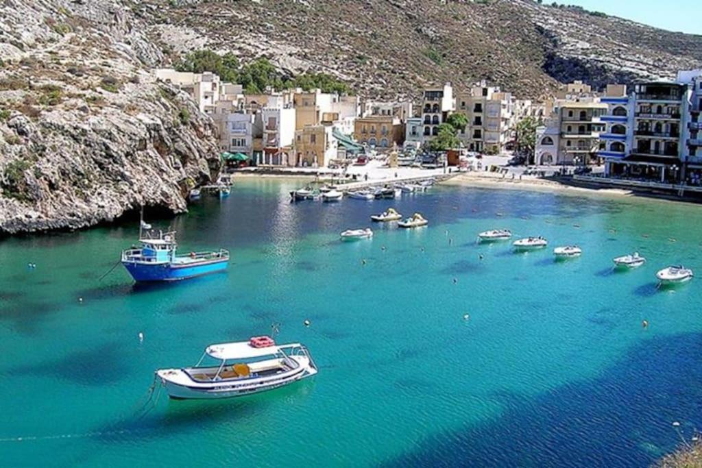 Seafront Penthouse With Terrace In Xlendi, Gozo Daire Dış mekan fotoğraf